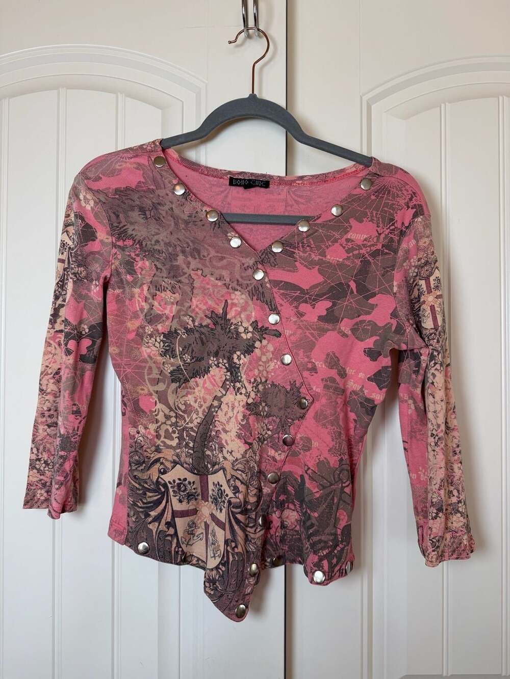 M Y2K Boho Chic Pink Floral Asymmetrical Long Sleeve Top with Studs